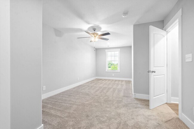 Building Photo - 1065 Veridian Dr