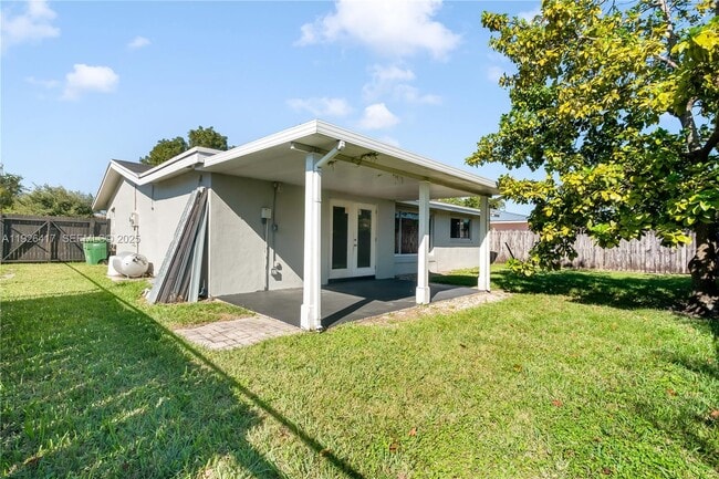 Building Photo - 8172 NW 67th Ave