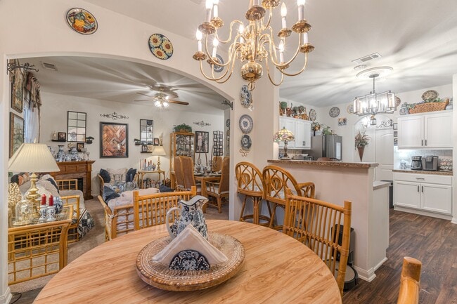 Building Photo - 2054 Sweet Lilac Dr