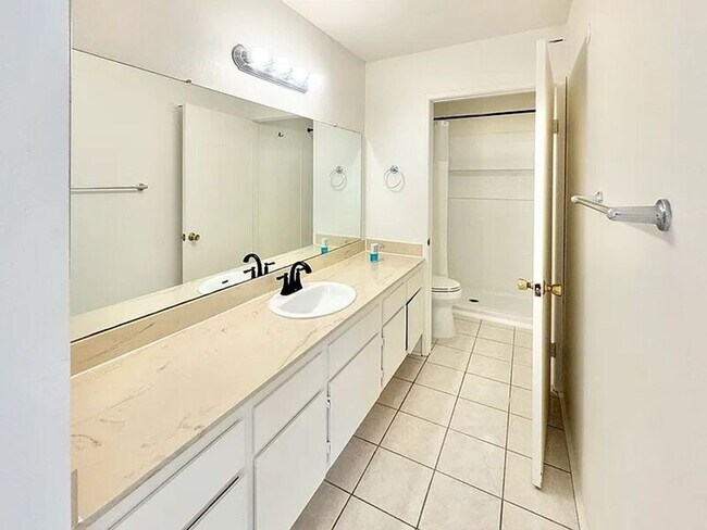 Building Photo - 8316 Via Sonoma