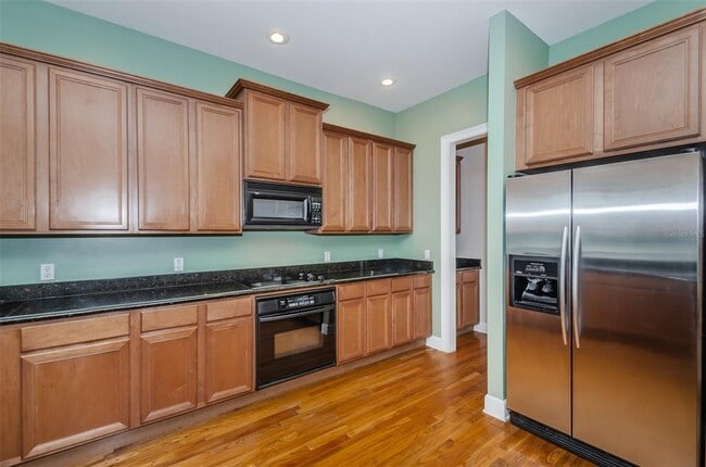 Building Photo - 3410 W Bay Villa Ave