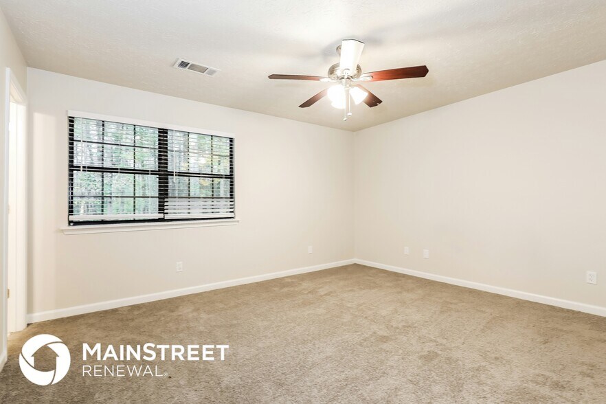Building Photo - 9395 Forest Knoll Dr