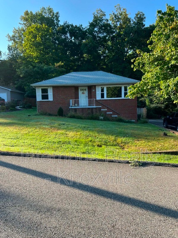 Building Photo - 304 Sarvis Dr
