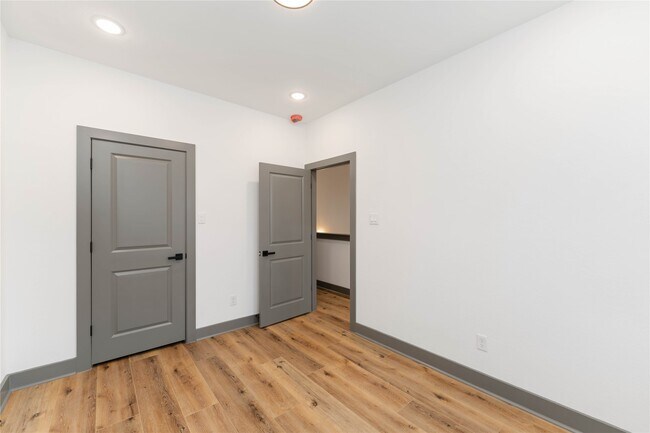 Building Photo - 8115 Jeffery St