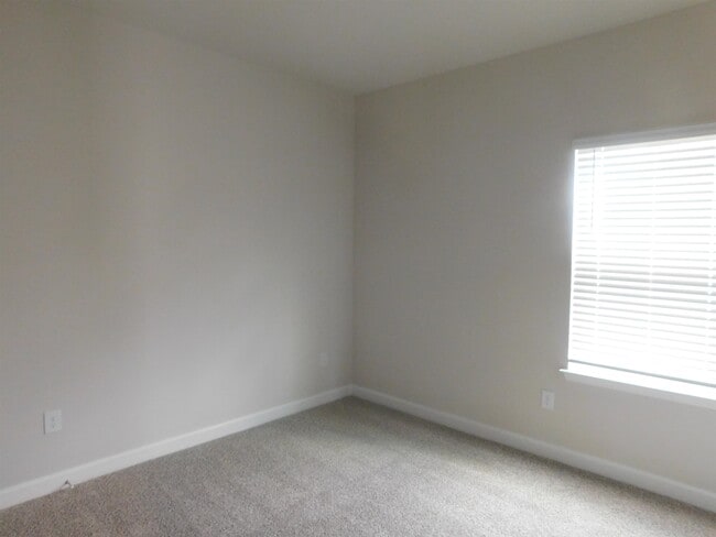 Building Photo - 976 Maya Layne Dr