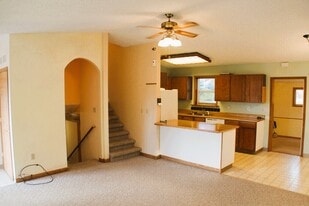 Building Photo - 15160 E Robin Ln