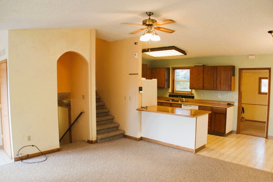 living - 15160 E Robin Ln