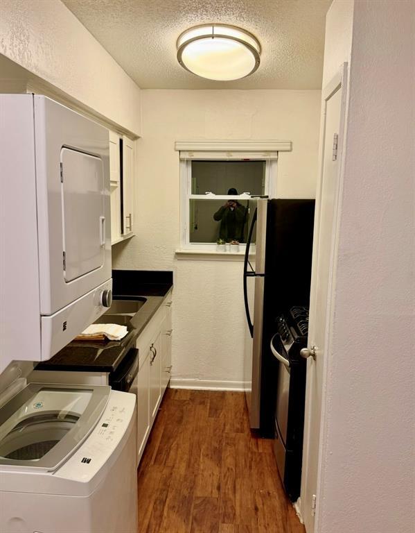 Building Photo - 2401 Manor Rd