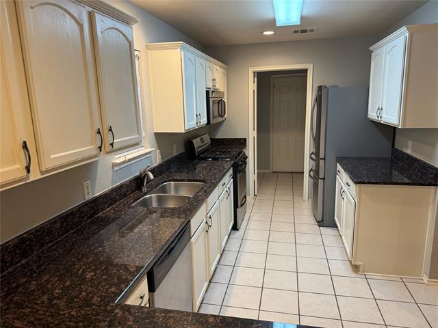 Building Photo - 1401 Hill Lockwoods Dr