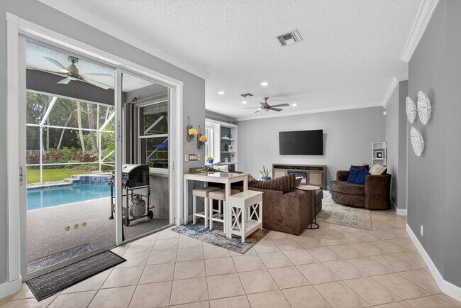 Building Photo - 3738 Old Lighthouse Cir