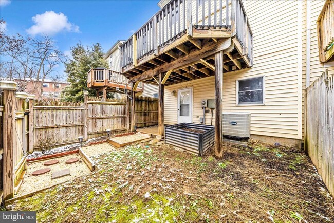 Building Photo - 19 Stonewall Ct