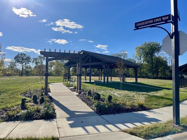 Building Photo - 3 Bedroom 2 1/2 Bath Luxury Home Near Madison Street!