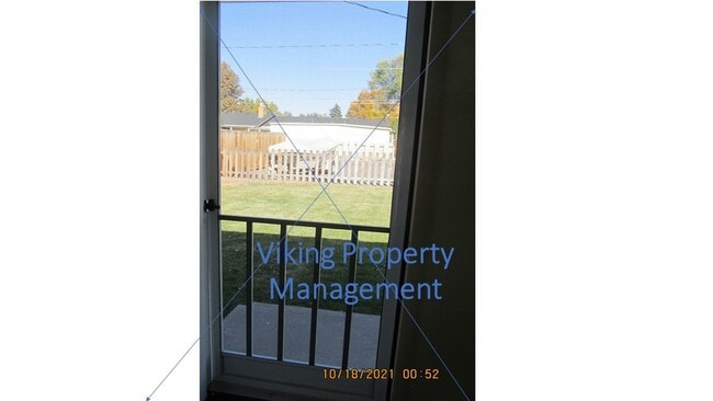 Building Photo - 555 SE 2nd St