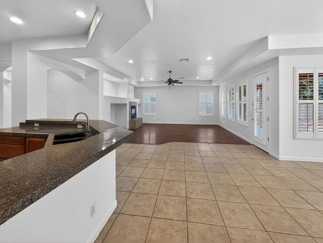 Building Photo - Spacious 3 car garage home at Paseo Trail!