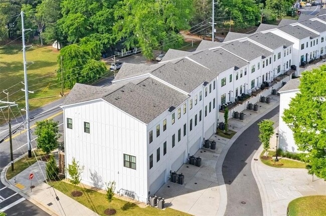 Building Photo - 2493 Sycamore Rd NW