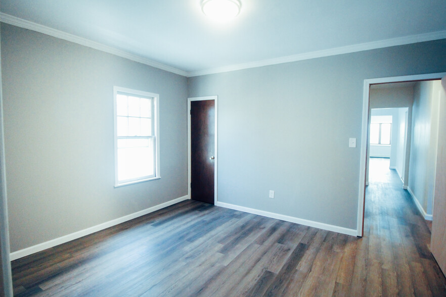 Bedroom 1 - Master - 532 Tacoma Ave