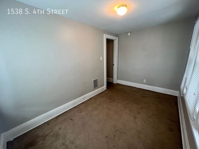 Building Photo - 1538 S 4th St