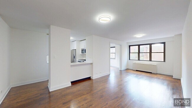 Primary Photo - 145 E 16th St