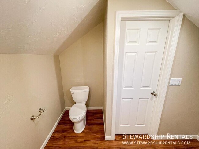 Building Photo - 2334 Augusta St