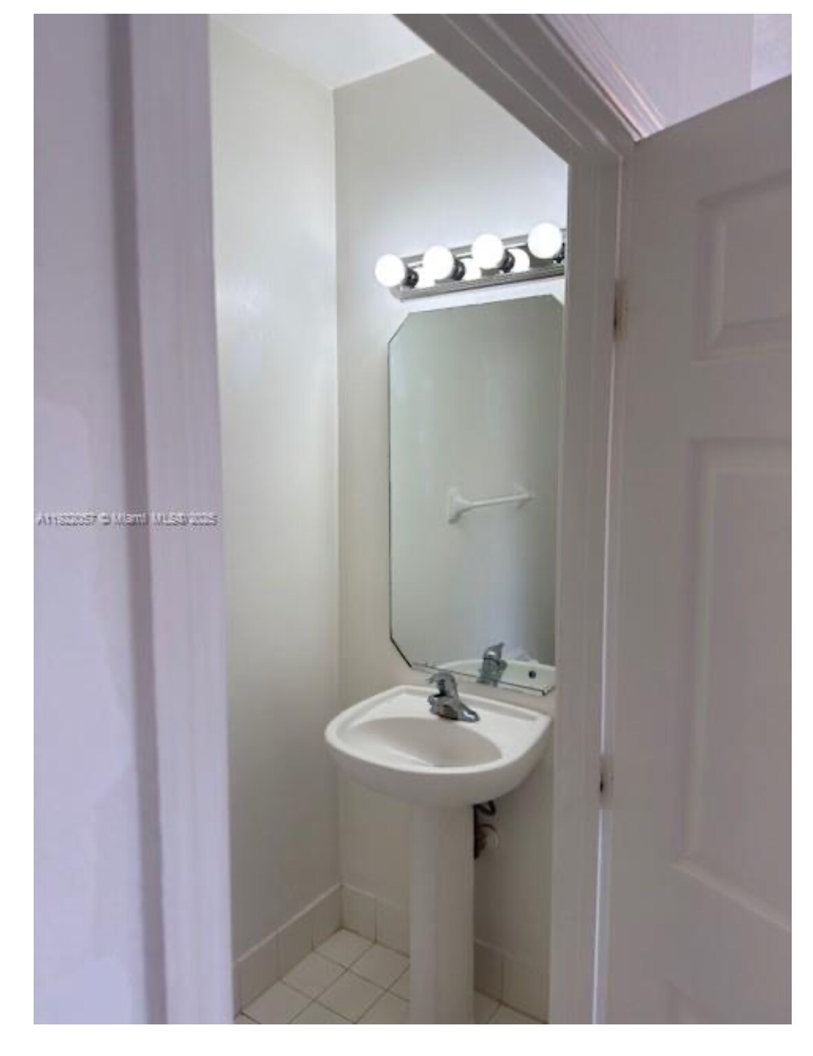 Building Photo - 677 NW 42nd Ave