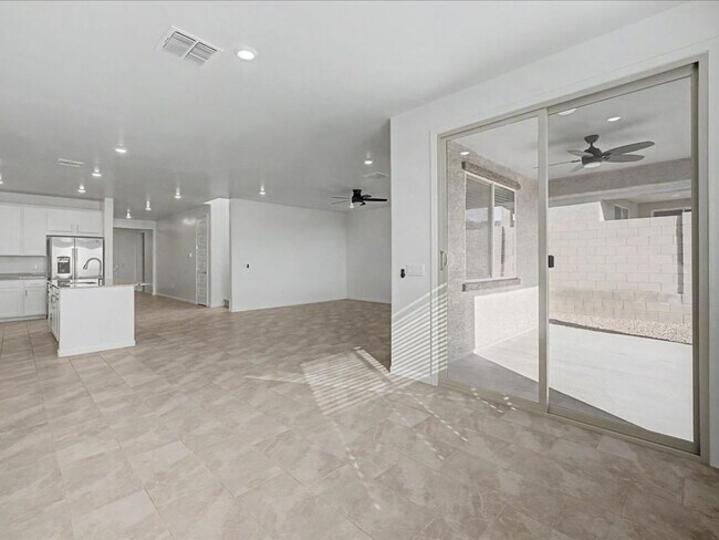 Building Photo - 17606 S Ridgerunner Dr