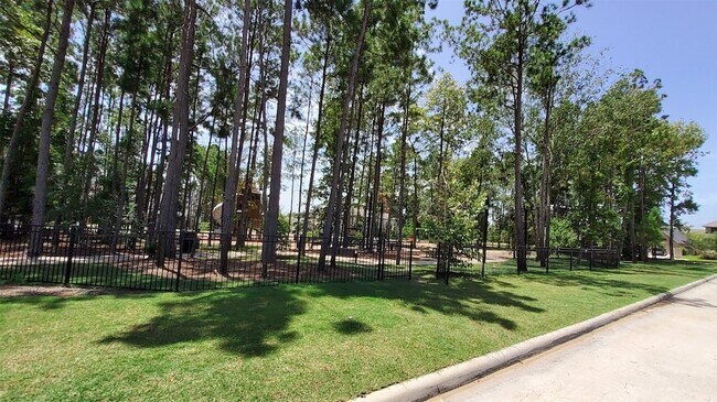 Building Photo - 305 Rise Ln