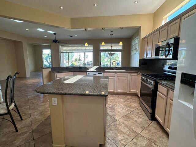Building Photo - 78111 Bovee Cir