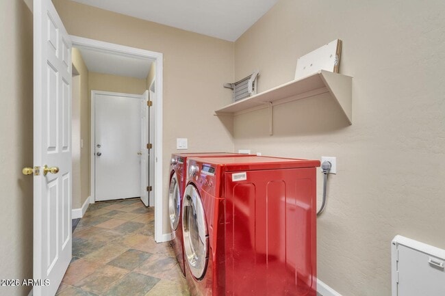 Building Photo - 2092 E 36th Ave