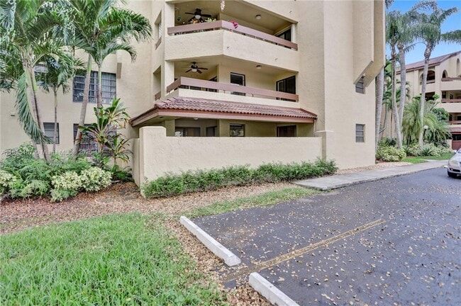 Building Photo - 9285 SW 125th Ave