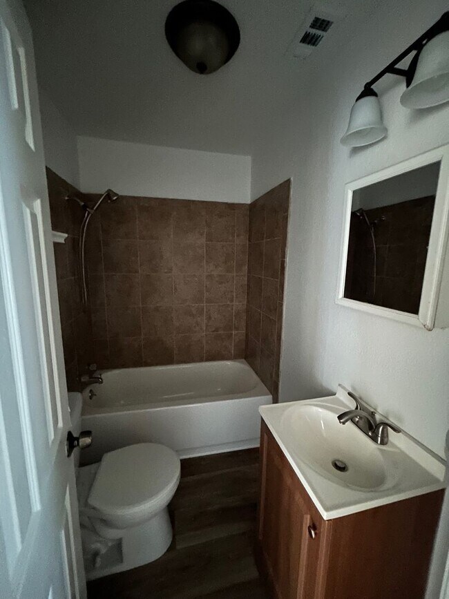 Building Photo - Updated North Waco Home