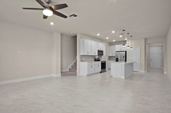 Building Photo - 4837 Chantilly Rd