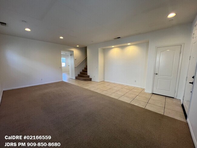 Building Photo - Riverside 5 Bedroom Home