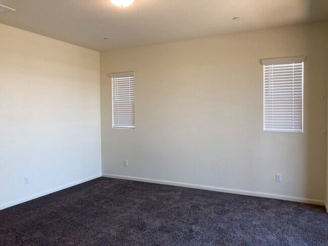 Building Photo - Long Term - Spacious 4 Bedroom Home @ Terra Lago in Indio!