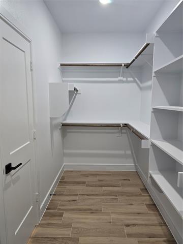 Building Photo - 2505 Oakwood Terrace