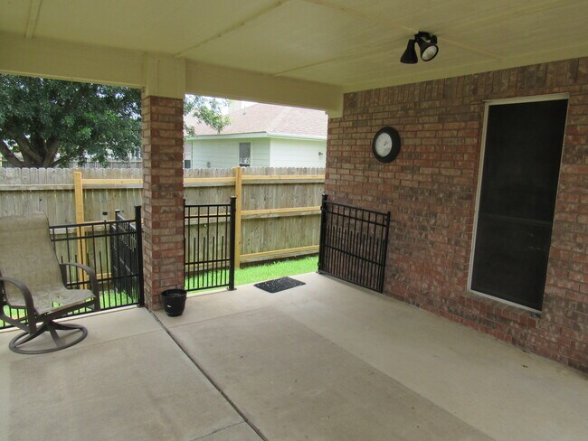 Building Photo - 10532 Braewood Dr