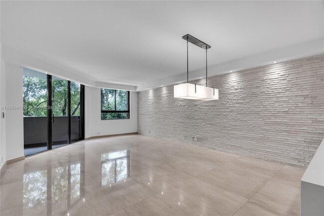 Building Photo - 141 Crandon Blvd