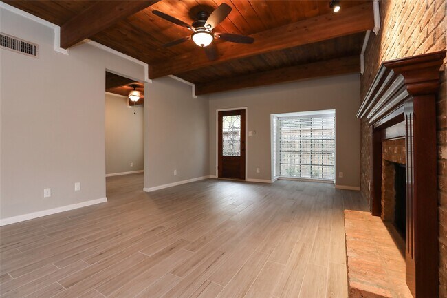 Building Photo - 5370 Brownway St