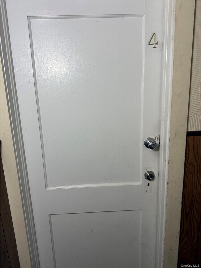 Building Photo - 6 Glenmere Ave