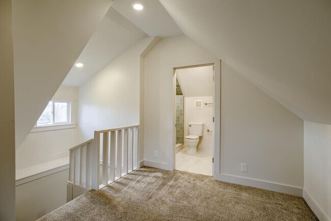 Building Photo - 3509 Howard St