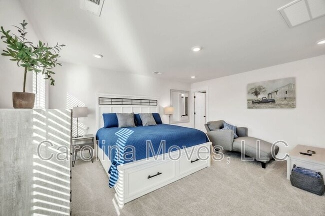 Building Photo - 860 Pleasant Fls Dr