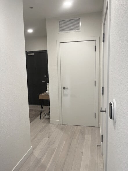 Building Photo - 1616 S Broadway