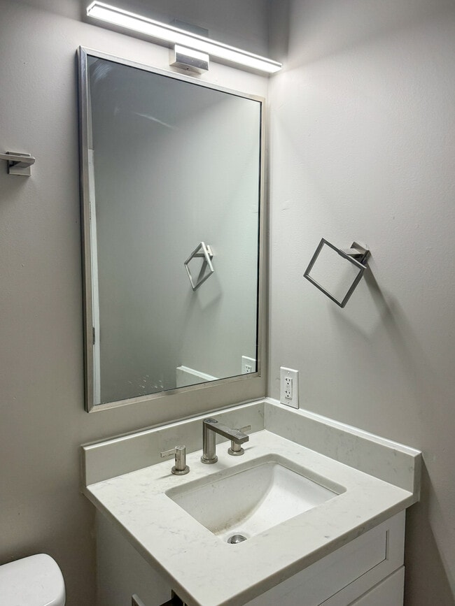 Building Photo - 1838 Capitol Ave NE