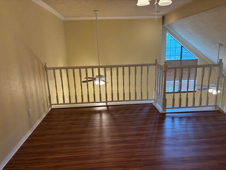 Building Photo - 2428 Forest Brook Ln