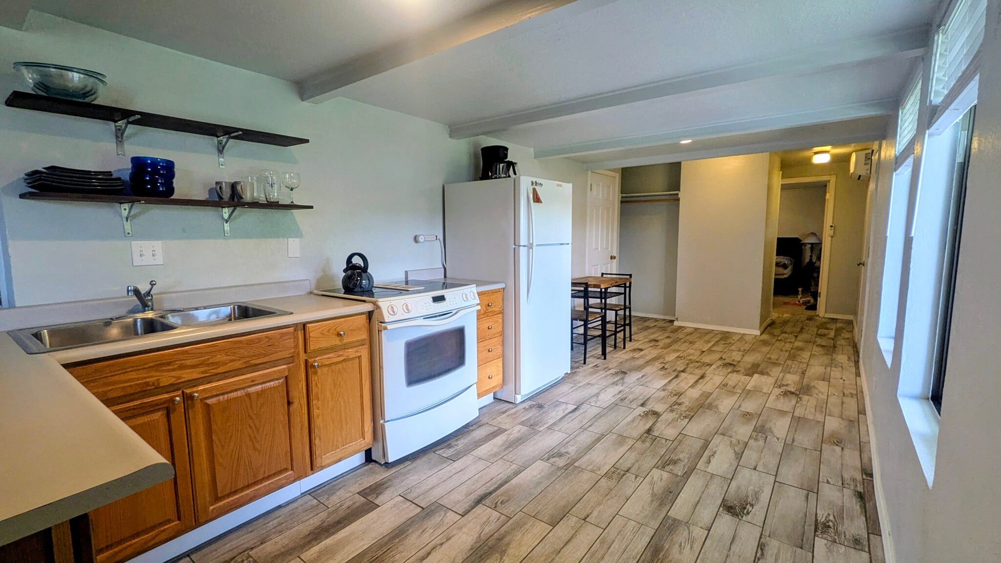 Building Photo - 1135 E Santa Maria Dr