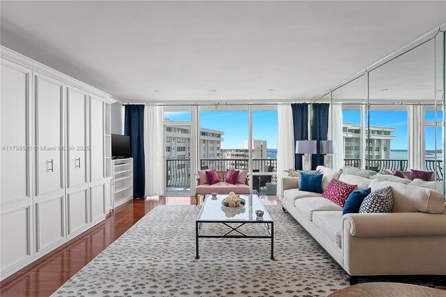 Building Photo - 1408 Brickell Bay Dr