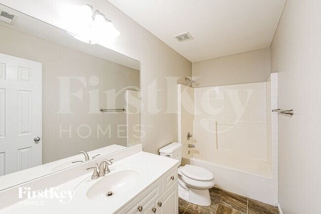 Building Photo - 531 Forest Lakes Dr