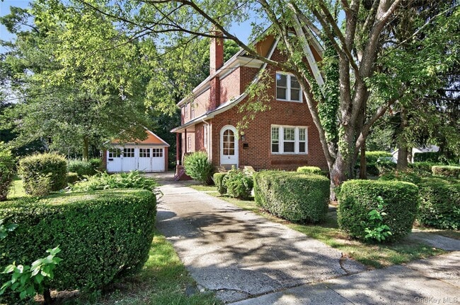 Primary Photo - 12 Bogart Ave