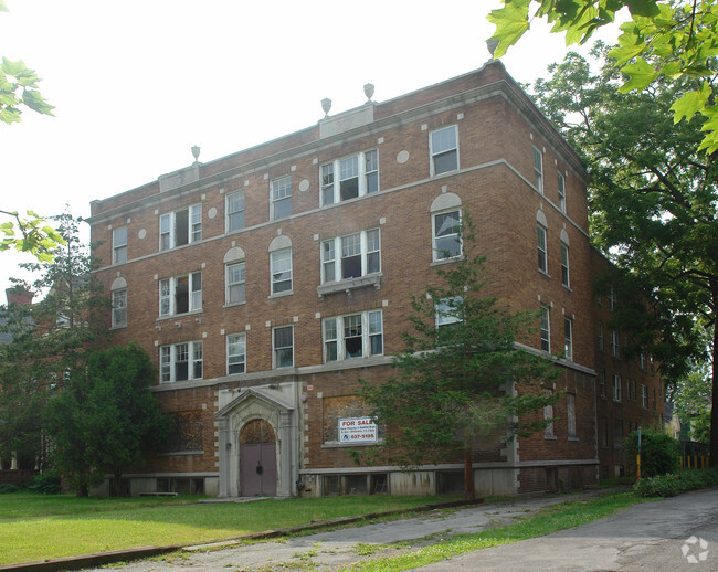 Primary Photo - 664 W Onondaga St
