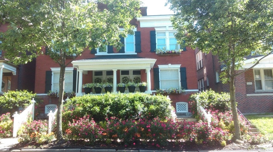 HISTORIC PROPERTY IN SHAW/BOTANICAL GARDEN AREA - 3938 Shenandoah Ave