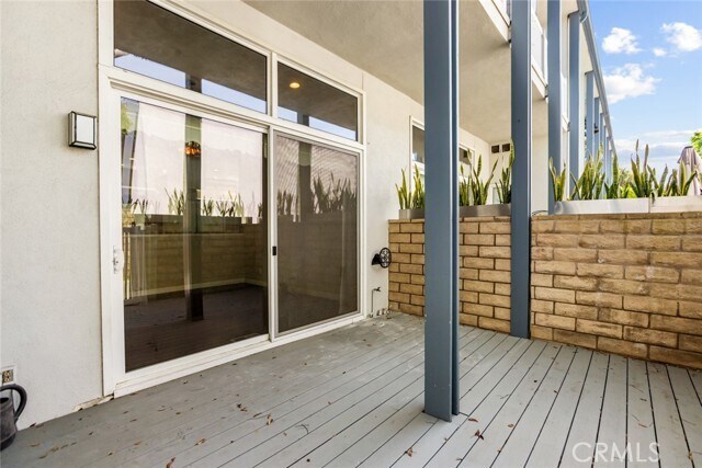 Building Photo - 4425 W Sarah St